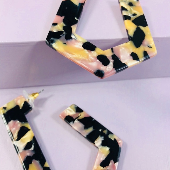 🆑 Large Flat Angled Hoops in Pink, Yellow & Black - Picture 5 of 6